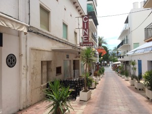 El Cine Torres, ubicado en la calle Bisbe Torres, en el centro de Sant Antoni. Foto: L.A.