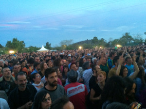 El numeroso público congregado al concierto, Foto: L.A.