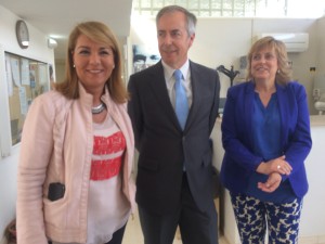 Susana Camarero, Vicent Serra, y Mercedes Prats, en Cas Serres. Foto: L. A.