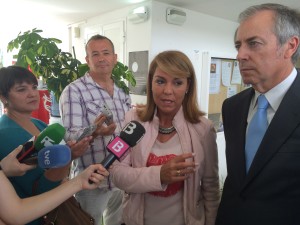 La secretaria de Estado de Servicios Sociales e Igualdad, Susana Camarero, junto a Vicent Serra en Cas Serres. Foto: L.A. 