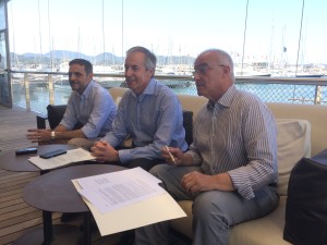 José Vicente Marí Bosó, Vicent Serra y José Sala, en rueda de prensa. Foto: L.A.