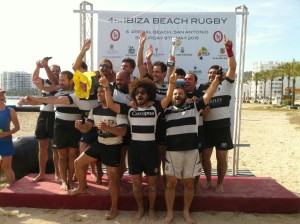 Los Madrid Barbarian se proclamaron campeones del IV Ibiza Beach Rugby. 