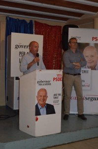 José Tur 'Cires' y Vicent Torres en su encuentro con los vecinos de Ses Païsses y Can Bonet. Foto: FSE-PSOE