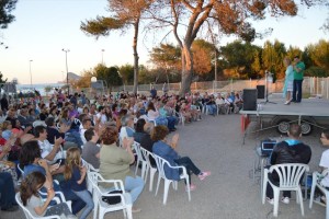 Vista general de l'acte socialista a Cala de Bou.