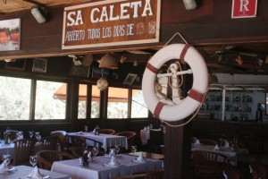 Una imagen del interior del Restaurant Sa Caleta.