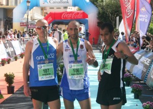 Adrián Guirado, Hassane Ahouchar e Hicham Ettaichmi, el podio de los 21 kilómetros.