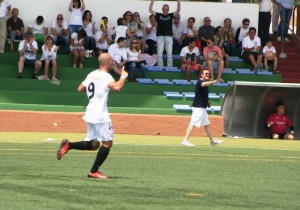 Kevin festeja el gol del empate en el minuto 41.