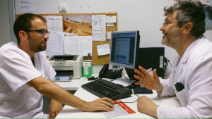 Los enfermeros de Formentera, Carlos Escrivá (izquierda) y Joan Tur (derecha).