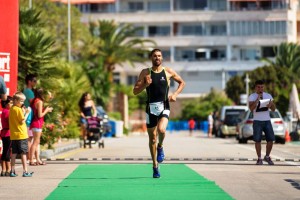 Javier Cardona logró la victoria en el IV Acuatlón de Puerto Portals.