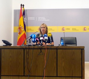 La delegada del Gobierno, Teresa Palmer, hoy en rueda de prensa.