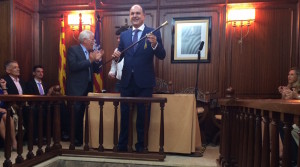 El alcalde Vicent Marí tras ser nombrado alcalde de Santa Eulària.