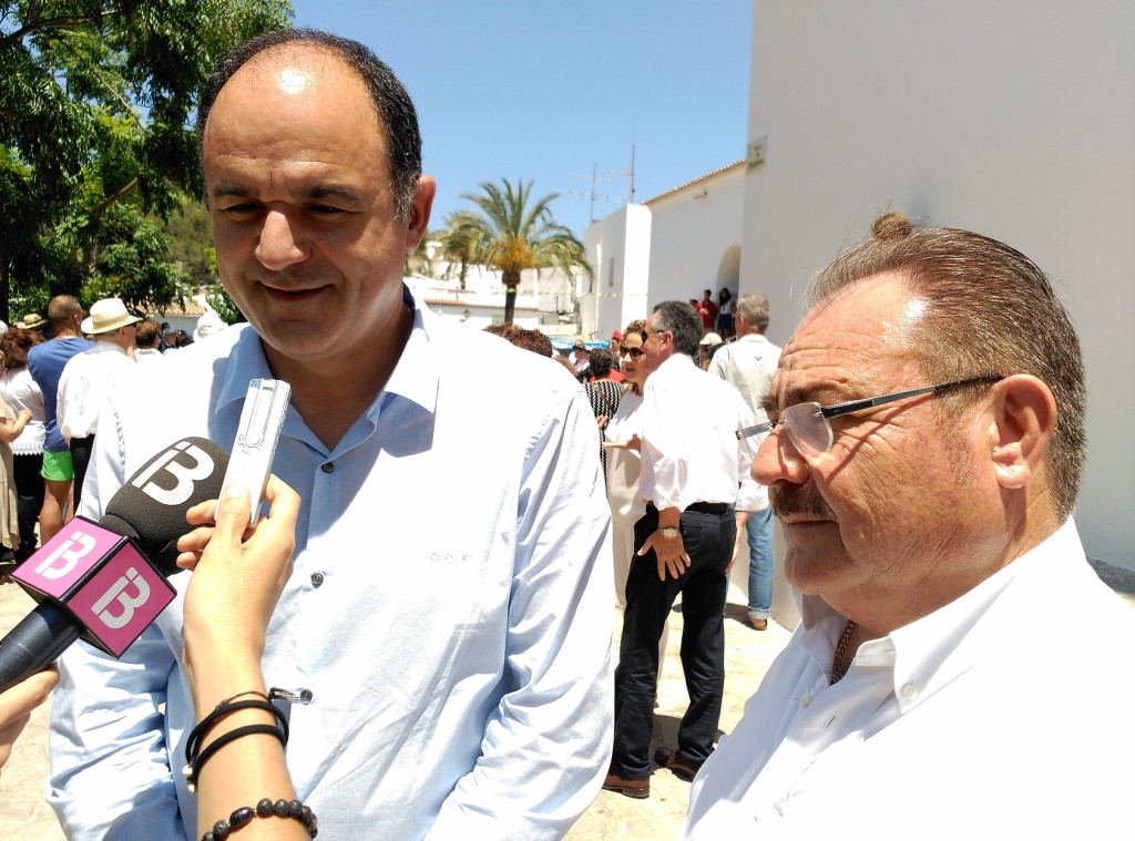 Los alcaldes de Santa Eulària y Sant Joan, Vicent Marí y Antoni Marí 'Carraca'. Foto: D.V.