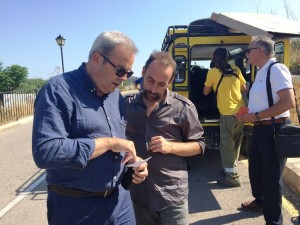 Vicent Torres y el conseller de Medi Ambient, Miquel Vericad, en Sant Miquel.