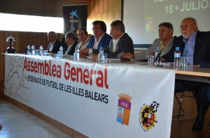 El sorteo del calendario de Tercera se realizó durante la asamblea general de la FFIB. Fotos: Fútbol Balear