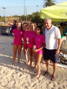 Laura Marí y Aurora Tur, junto a sus dos compañeras, vencieron en el balear cadete.