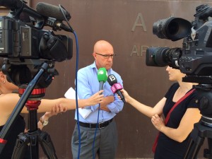 El presidente de Autoritat Portuària, Alberto Pons, atendiendo a los medios tras la reunión en Can Botino.