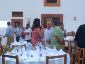 Momentos antes de la cena en la terraza de Can Cires