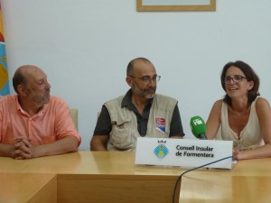 Fernández, González y Labrador (de izqda a derecha), en rueda de prensa.