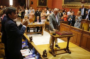 Miguel Ensenyat  en la presa de possessió com a president del Consell de Mallorca.