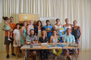 Benlloch i Ribas amb part dels participants de la nova edició del torneig de waterpolo.