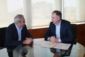 Vicent Torres y Vicent Serra, durante su reunión esta mañana.