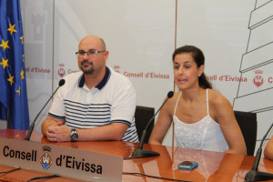 La jugadora onubese y el entrenador Ernesto García, en la posterior rueda de prensa.