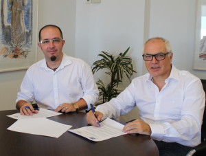 Pep Tur y Ricard Pérez, durante una firma anterior de un convenio con Baleària.