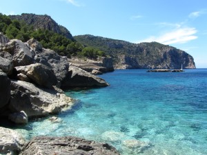 Una imagen de Cala Aubarca, donde fue rescatado el hombre herido.