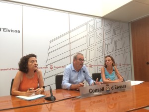 Fina Santiago, Vicent Torres y Lydia Jurado, en rueda de prensa. Foto: L.A.