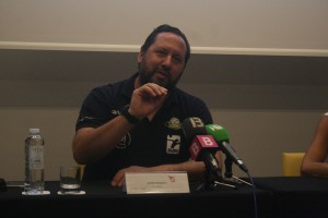 Javier Escandell, presidente del club ibicenco, durante un momento de su comparecencia.