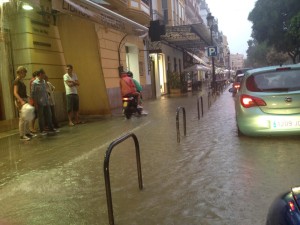 Imagen del paseo de s'Alamera, totalmente inundado.