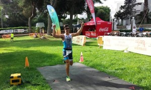 El mallorquín Pau Ramón, de categoría cadete, fue el vencedor del Triatlón Cross de Santa Eulària. Fotos: Elitechip 