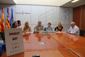 La presentación de los actos del Día del Turista en el Consell de Ibiza. 