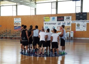 El Dominion Bilbao Basket prepara en Ibiza el amistoso del próximo domingo. Fotos: Twitter