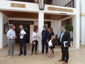 Ferrer y March, esta mañana a las puertas del Consell. 