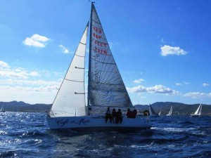 El 'Café del Mar', durante la regata disputada este sábado desde Sant Antoni.