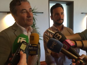 Joan Gual y Rafa Ruiz junto en declaraciones a los medios de comunicación. Foto: L.A.