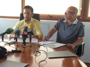 Rafa Ruiz y Joan Ribas, en rueda de prensa, tras la reunión con los representantes bancarios. Foto: L.A.