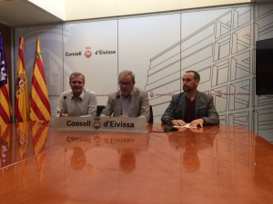 Joan Boned, Vicent Torres y Miquel Vericad, durante la rueda de prensa.