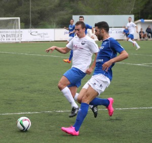 Luque, delantero del San Rafael, durante el partido ante el Sóller.