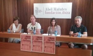 Carmen Ramón, Sergio Troncoso, Carmen Matutes y Jesús Ramírez, durante la presentación.