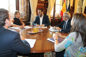 Vicent Torres y Vicenç Vidal junto a la ministra Isabel García Tejerina en la reunión del pasado 23 de septiembre de 2015.