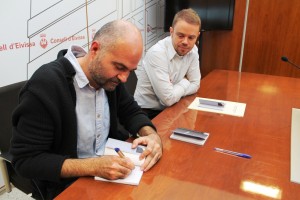 Carles Torres i David Ribas, durant la presentació del llibre.