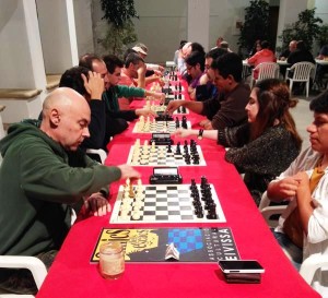 Slobodan Kovacevic y Jhoel García, en primer plano, durante la última ronda del Open de Eivissa.