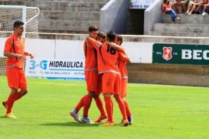 Los jugadores del Formentera celebran un gol en un partido de esta temporada.