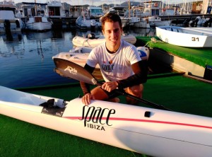 Toni Prats cerró su periplo por la polinesia francesa con la Maraamu Surfski Race.