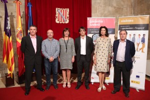 Entre los asistentes a la presentación del paquete de medidas ha estado el presidente de la Pimeef, Alfonso Rojo.