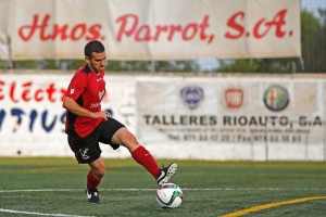 Pepe Bernal, en un partido de Liga, marcó el segundo para el Formentera. Foto: Fútbol Pitiuso