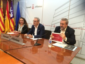 Viviana de Sans, Vicent Torres y Gonzalo Juan, en la presentación de presupuestos para 2016. 