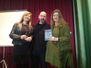 Ana Costa, concejal de cultura de Santa Eulària, Lluís Ferrer, y Rebecca Beltrán (de izda a drcha).